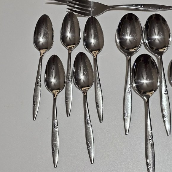 14 Oneida Ltd Rose Duet Mixed Piece Set spoon fork knife USA vintage - Picture 8 of 11